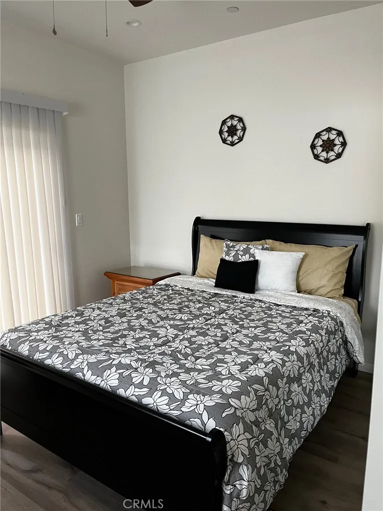 1013 E La Palma Inglewood, CA 90301