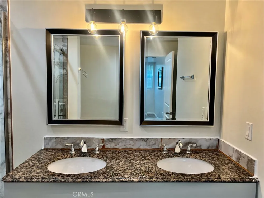 1013 E La Palma Inglewood, CA 90301