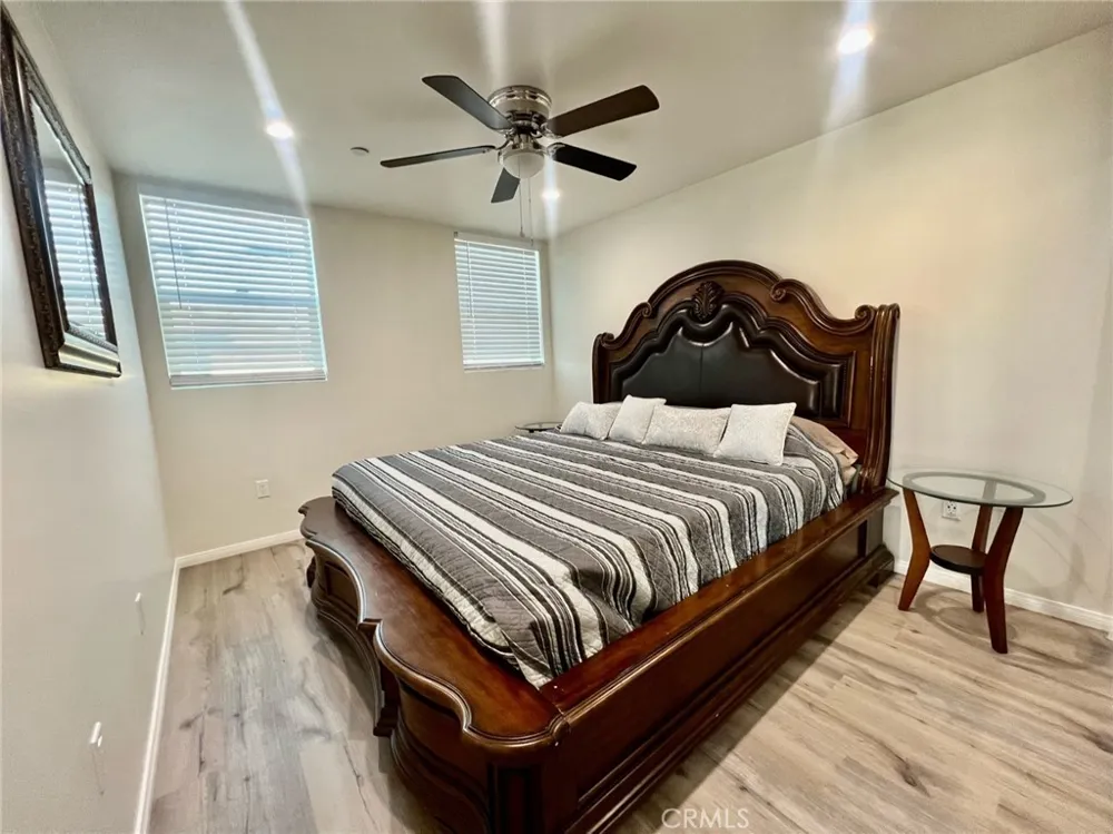 1013 E La Palma Inglewood, CA 90301