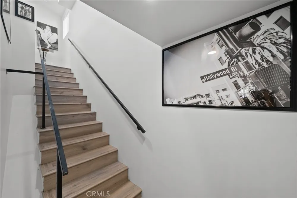 1013 E La Palma Inglewood, CA 90301