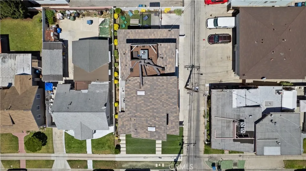 1013 E La Palma Inglewood, CA 90301