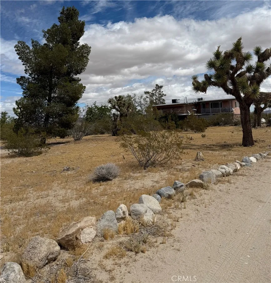 9511 ANZA TRL Lucerne Valley, CA 92356