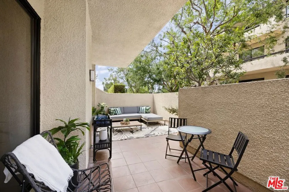 2467 Century Los Angeles, CA 90067