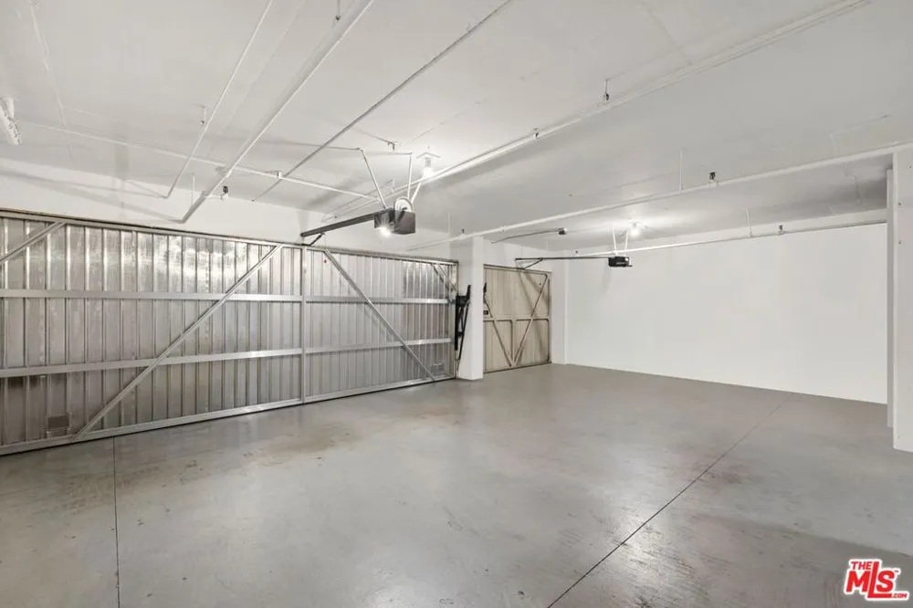 2467 Century Los Angeles, CA 90067