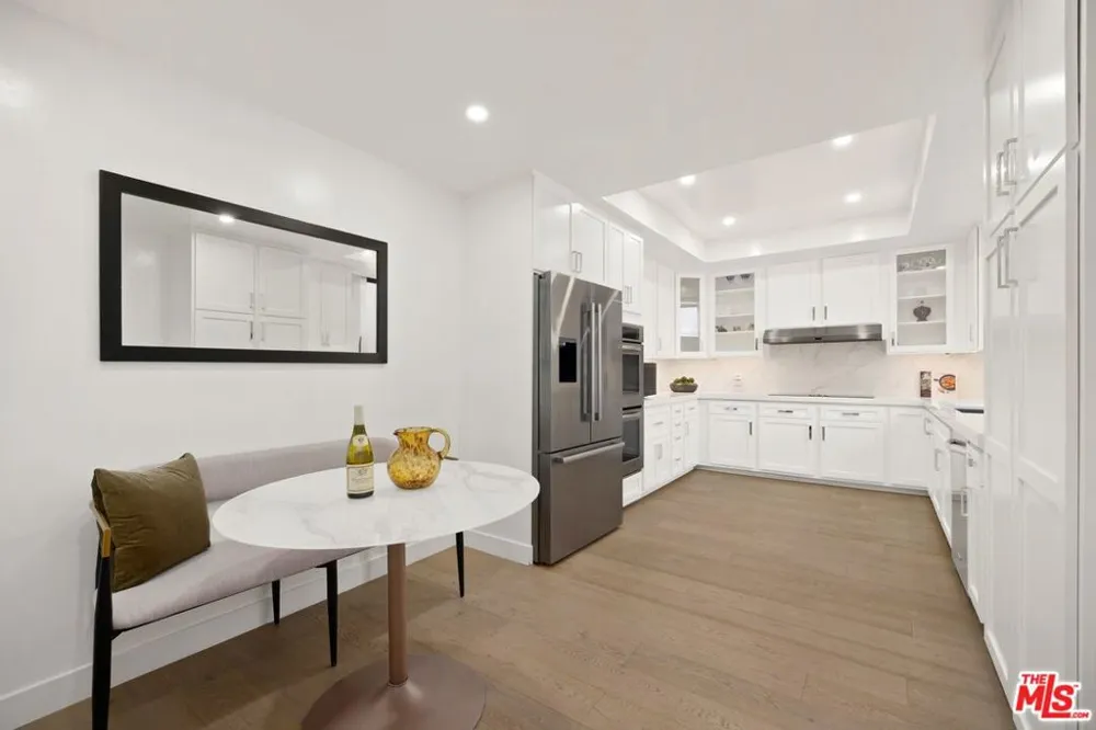 2467 Century Los Angeles, CA 90067