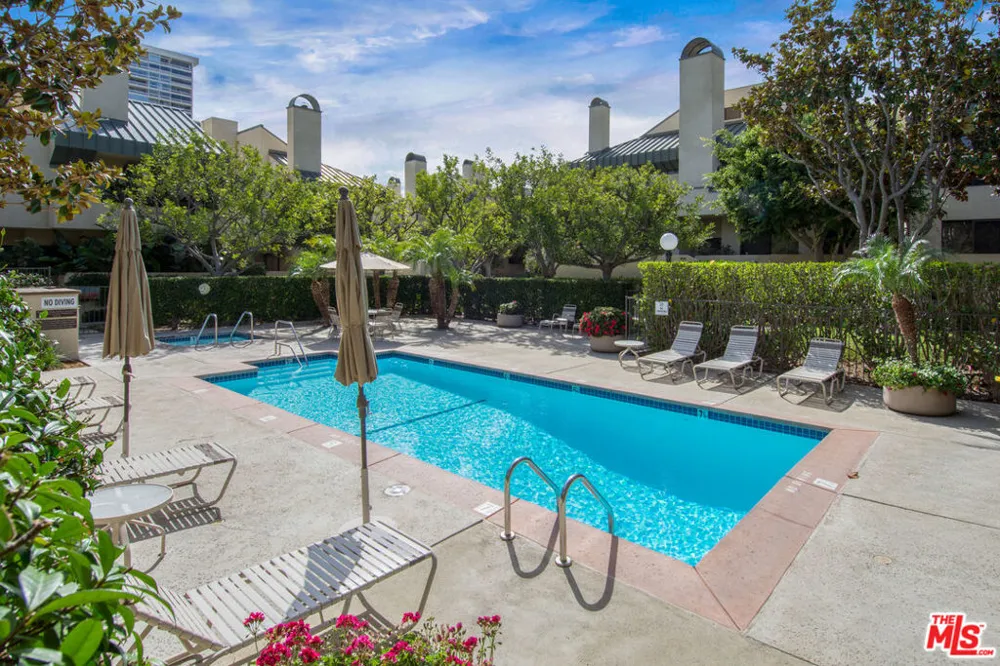 2467 Century Los Angeles, CA 90067