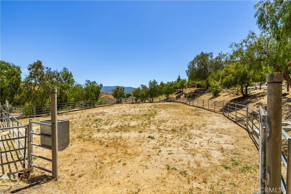 13602 Sego Agua Dulce, CA 91390