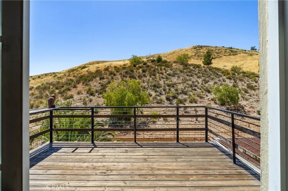 13602 Sego Agua Dulce, CA 91390