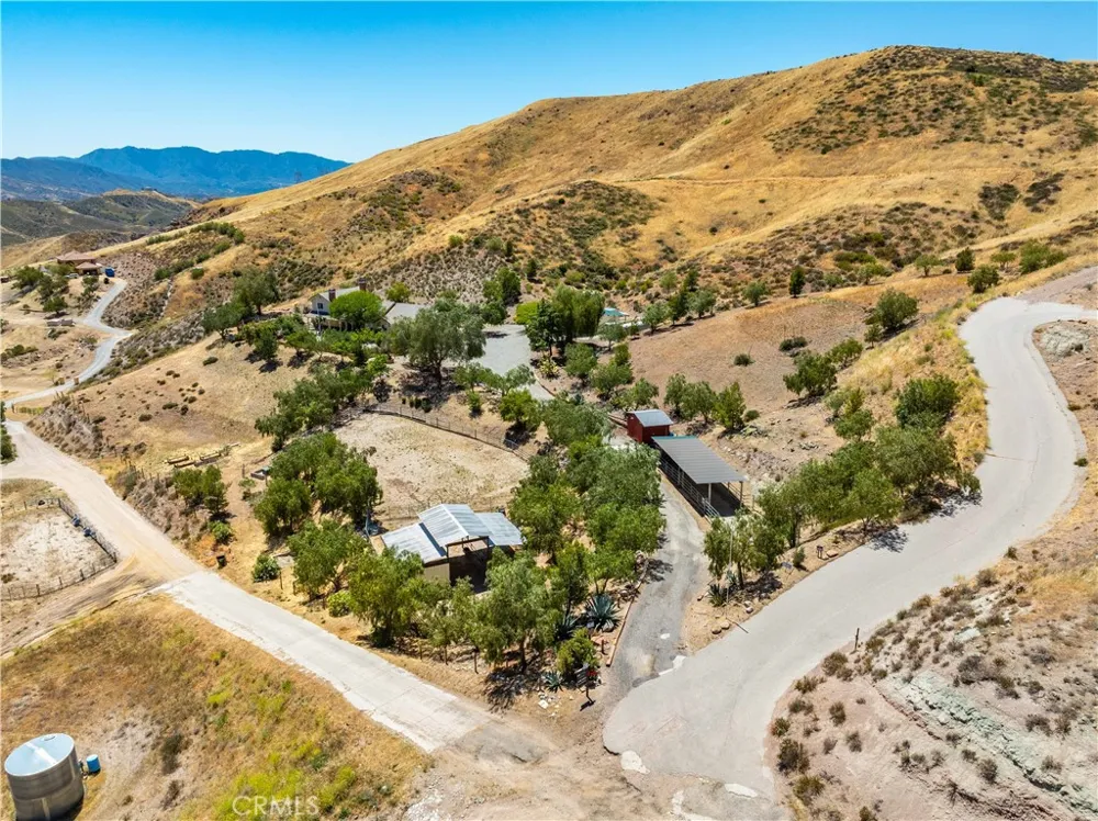 13602 Sego Agua Dulce, CA 91390