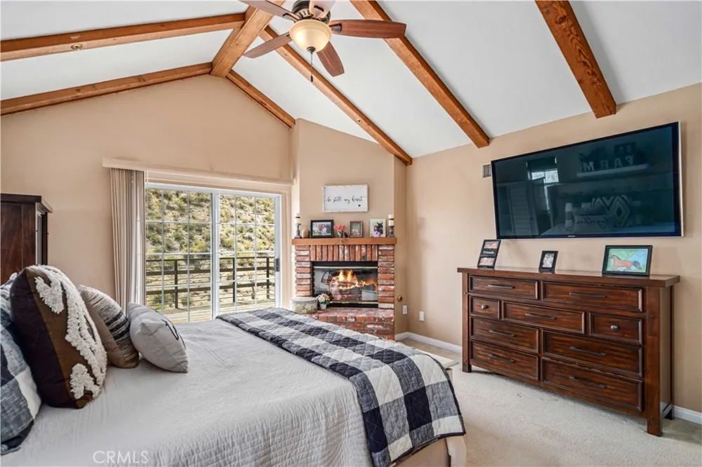 13602 Sego Agua Dulce, CA 91390