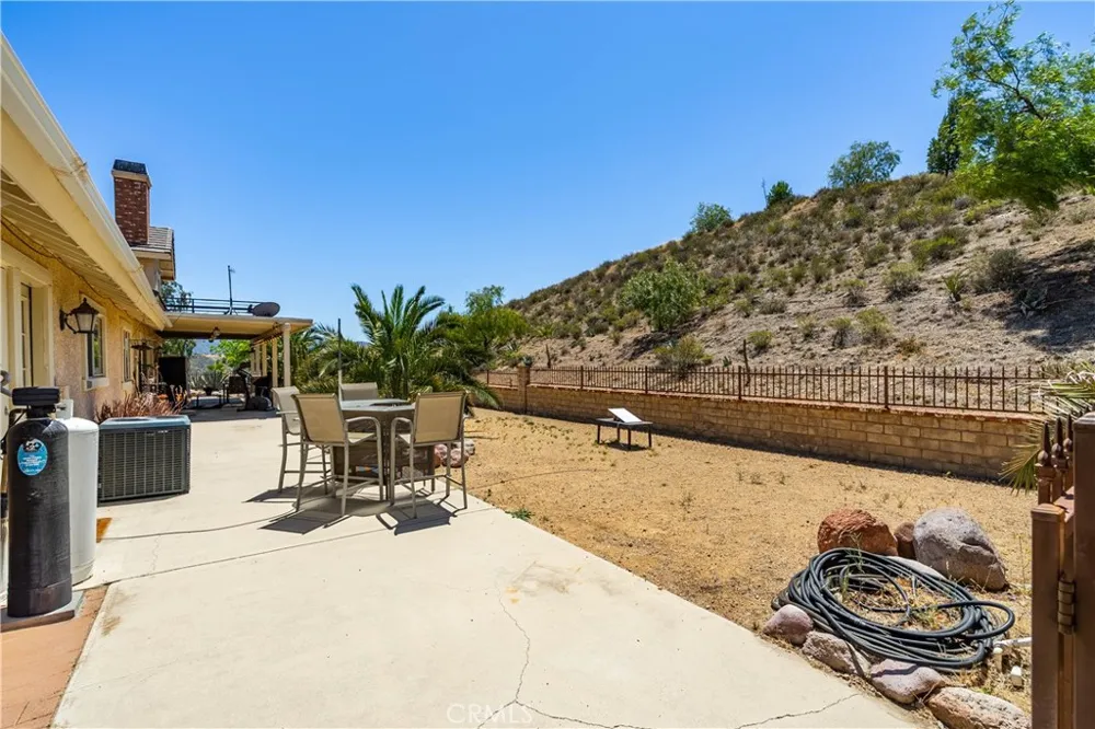 13602 Sego Agua Dulce, CA 91390