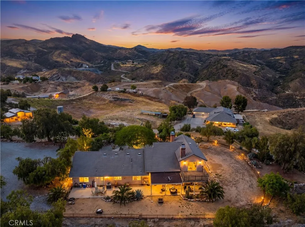 13602 Sego Agua Dulce, CA 91390