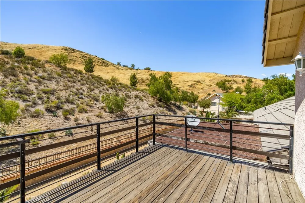 13602 Sego Agua Dulce, CA 91390