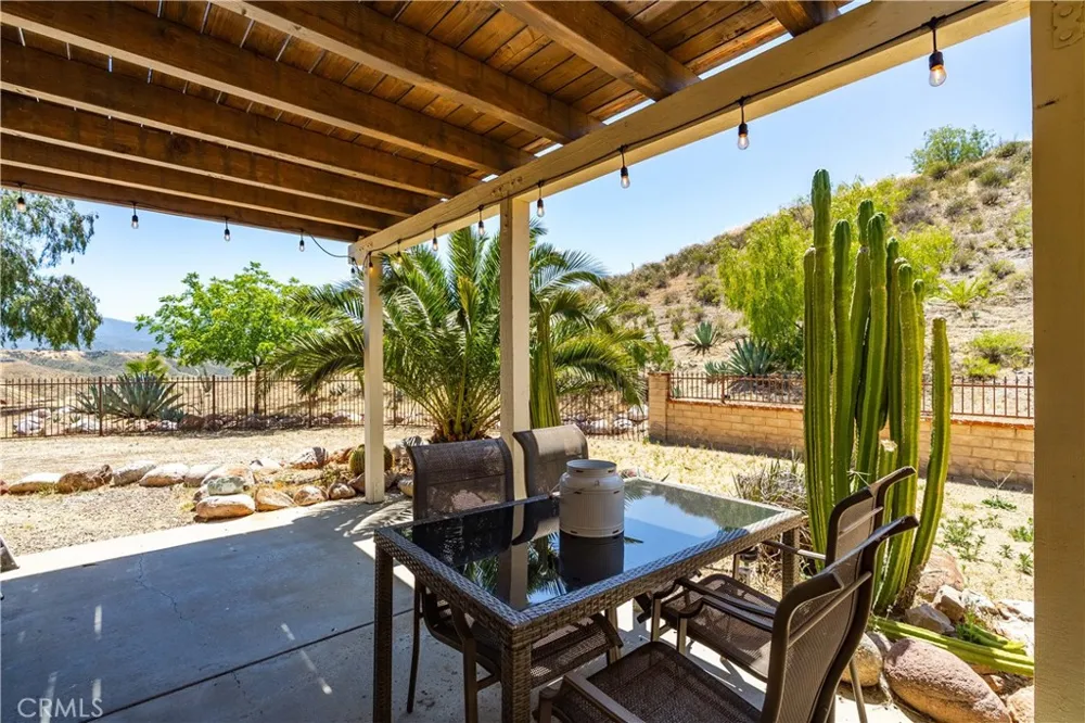 13602 Sego Agua Dulce, CA 91390