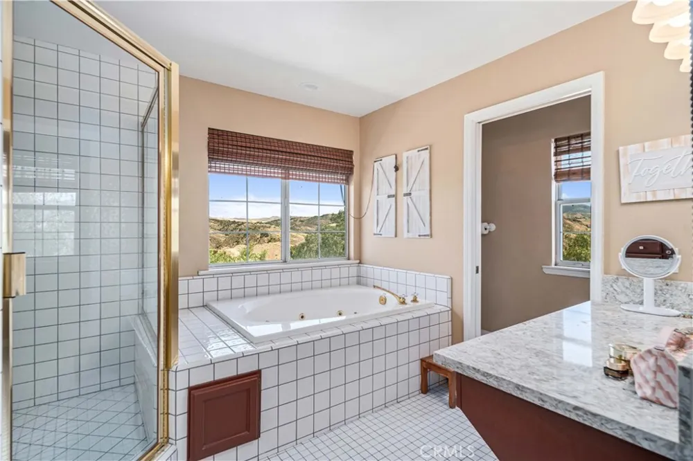 13602 Sego Agua Dulce, CA 91390