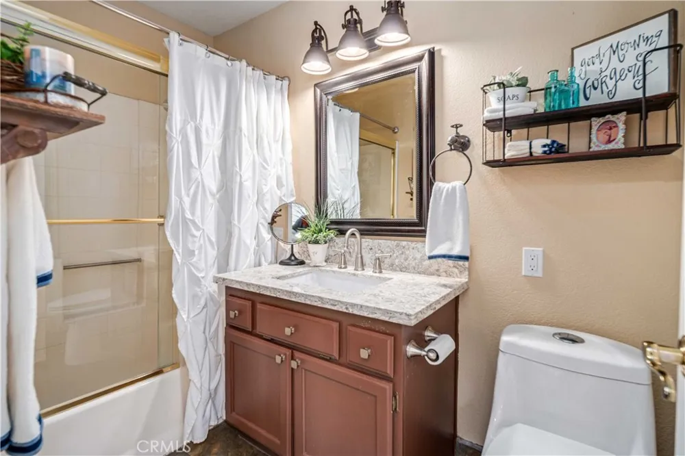 13602 Sego Agua Dulce, CA 91390