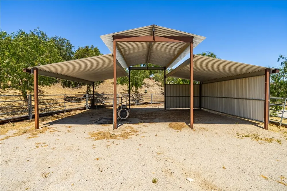 13602 Sego Agua Dulce, CA 91390