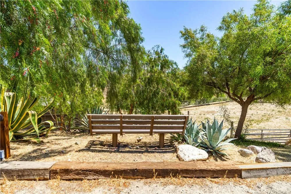 13602 Sego Agua Dulce, CA 91390