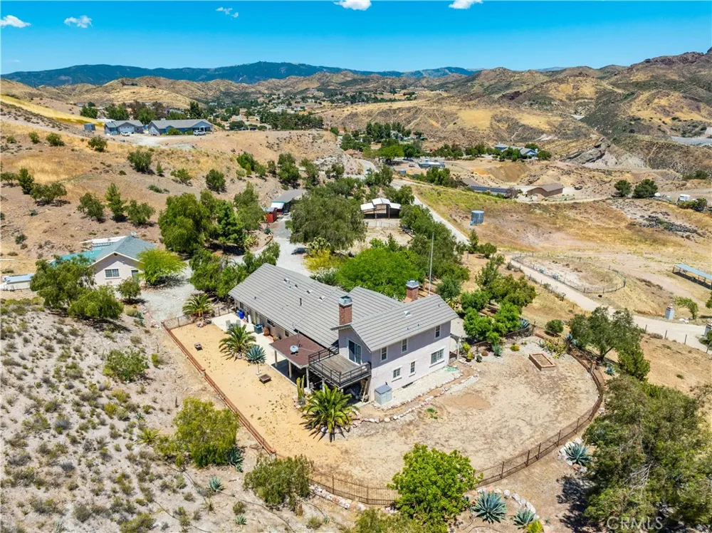 13602 Sego Agua Dulce, CA 91390