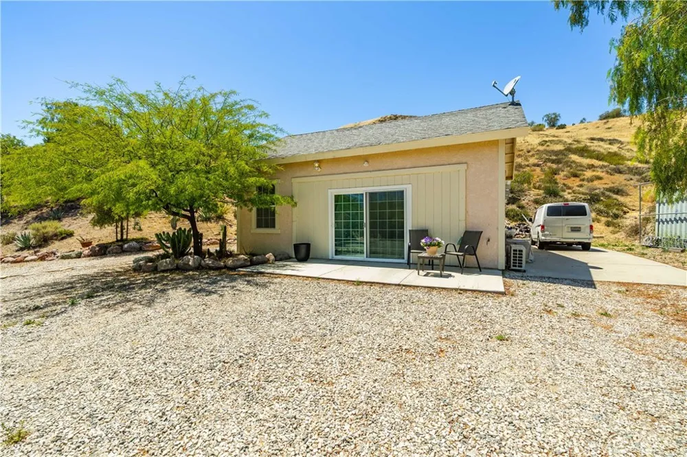 13602 Sego Agua Dulce, CA 91390