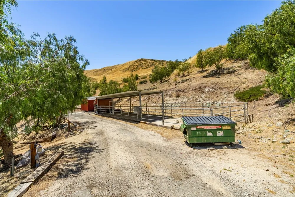 13602 Sego Agua Dulce, CA 91390