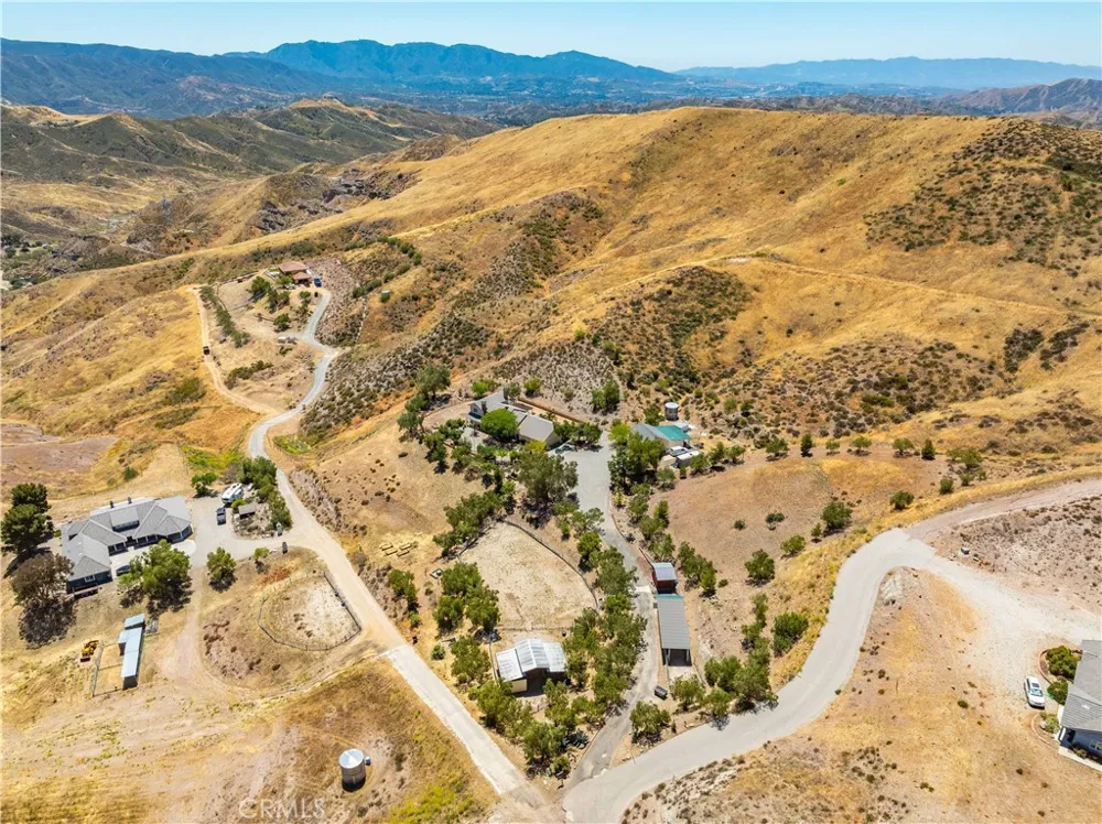 13602 Sego Agua Dulce, CA 91390