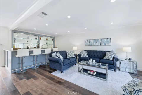 812 Euclid