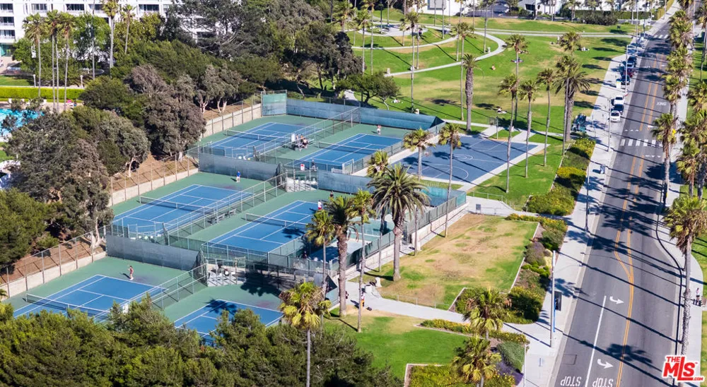 2940 Neilson Way #103 Santa Monica, CA 90405