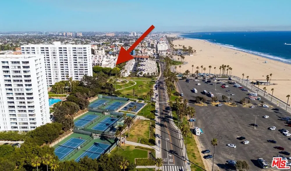 2940 Neilson Way #103 Santa Monica, CA 90405