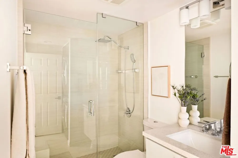 2940 Neilson Way #103 Santa Monica, CA 90405