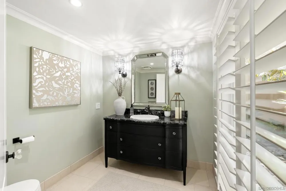6525 Crystalaire San Diego, CA 92120
