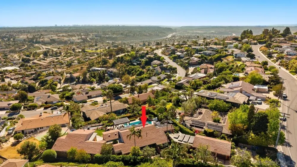 6525 Crystalaire San Diego, CA 92120