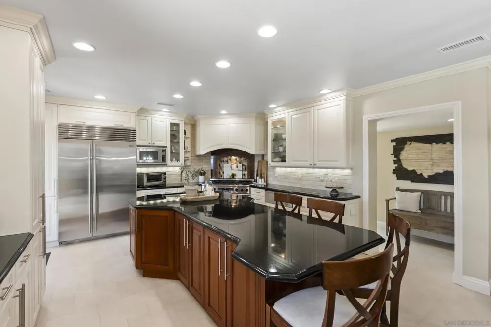 6525 Crystalaire San Diego, CA 92120