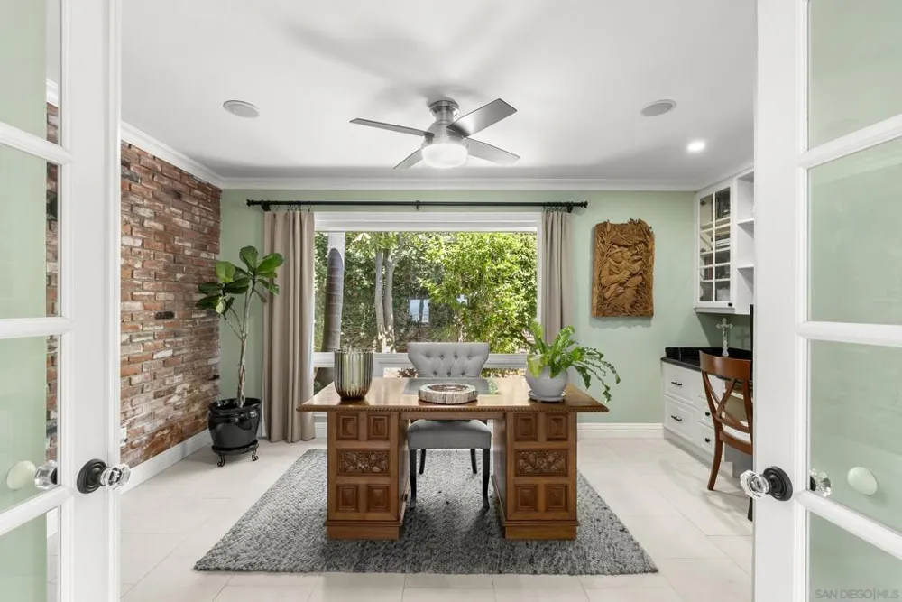 6525 Crystalaire San Diego, CA 92120