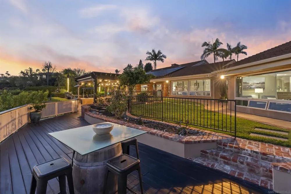 6525 Crystalaire San Diego, CA 92120