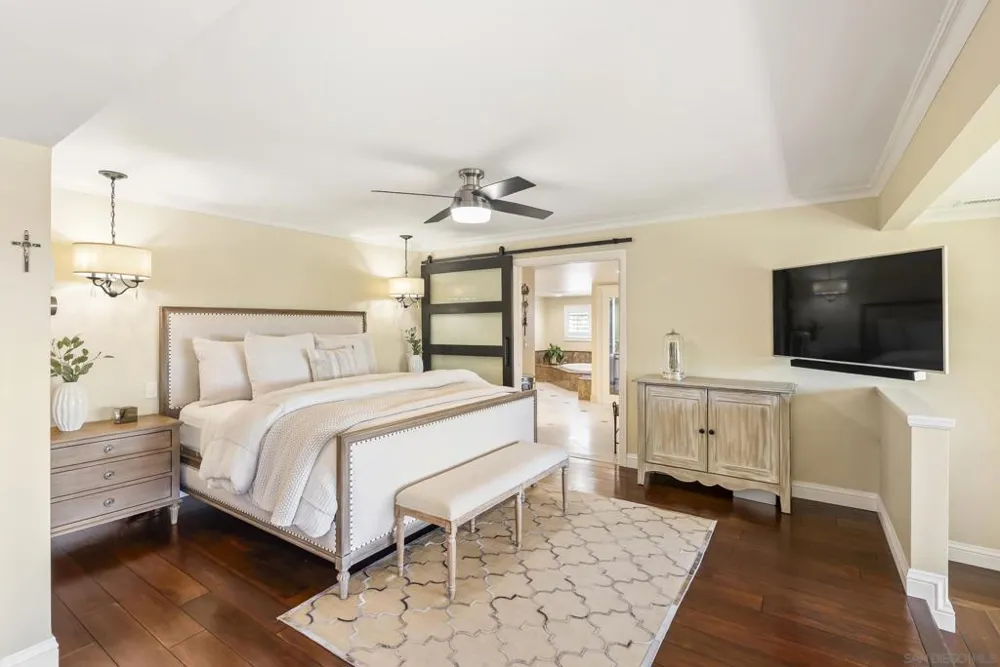 6525 Crystalaire San Diego, CA 92120