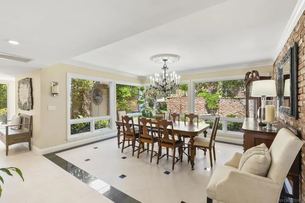 6525 Crystalaire San Diego, CA 92120