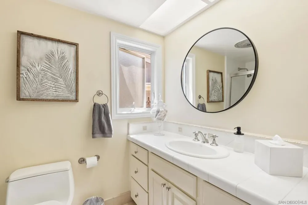 6525 Crystalaire San Diego, CA 92120