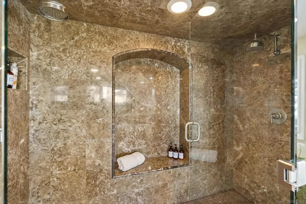 6525 Crystalaire San Diego, CA 92120