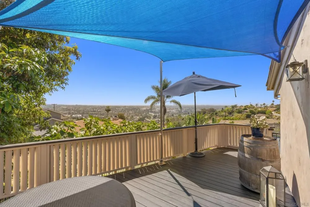 6525 Crystalaire San Diego, CA 92120