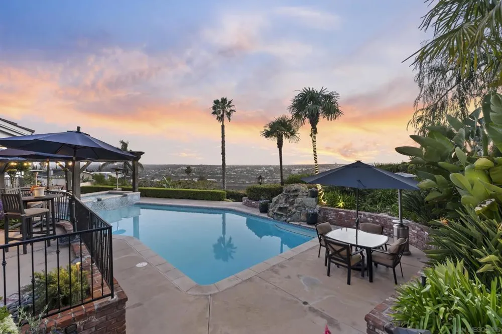 6525 Crystalaire San Diego, CA 92120