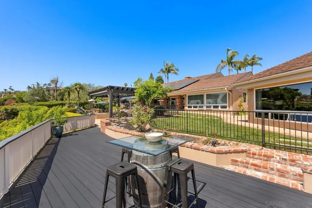 6525 Crystalaire San Diego, CA 92120