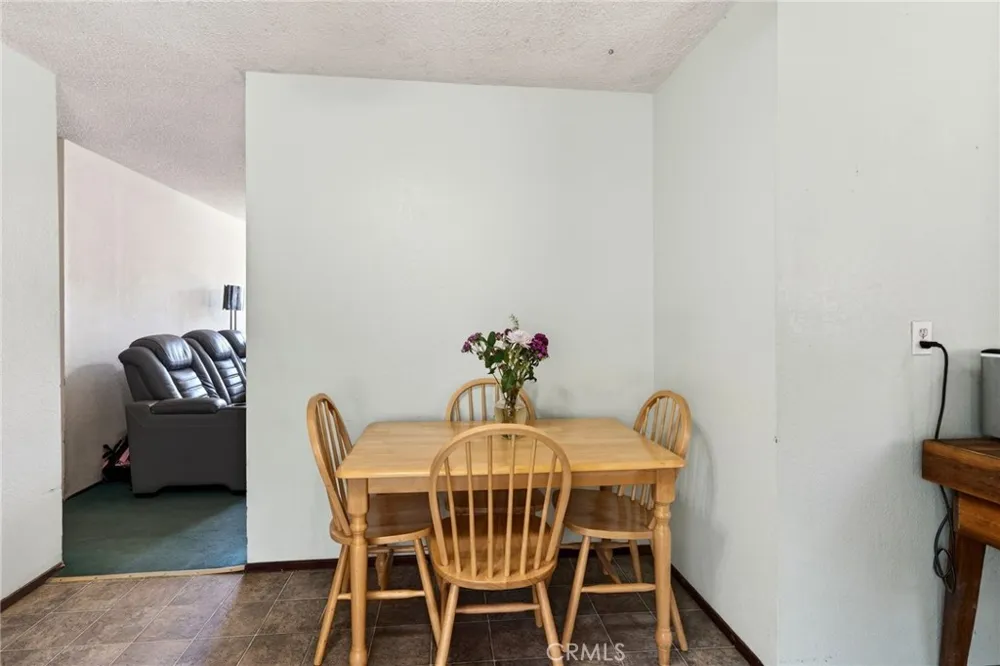 2888 Meadow Creek Clearlake Oaks, CA 95423