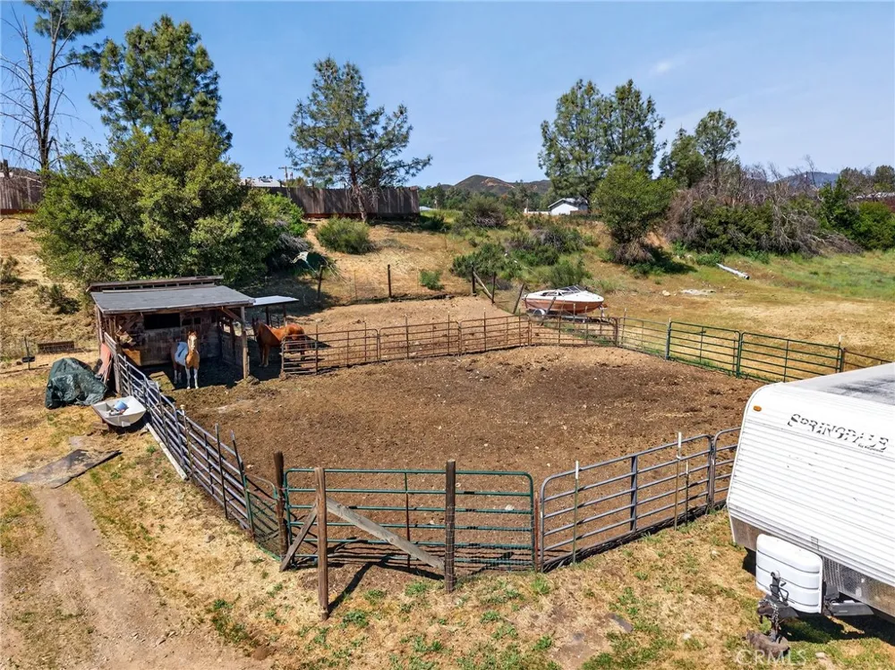 2888 Meadow Creek Clearlake Oaks, CA 95423