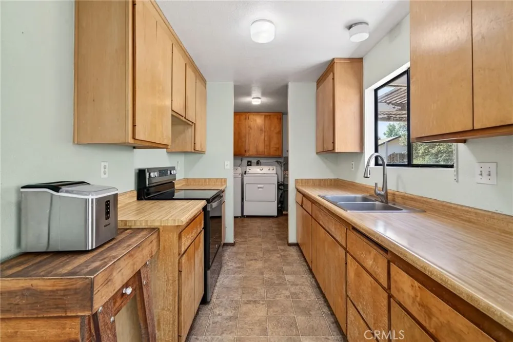 2888 Meadow Creek Clearlake Oaks, CA 95423