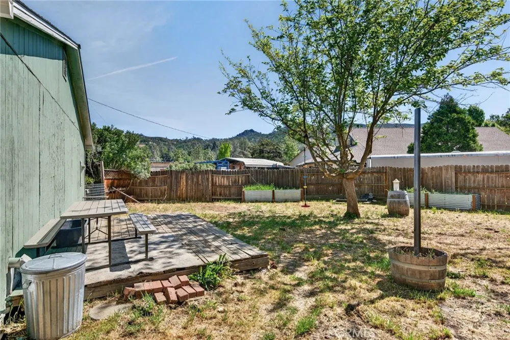 2888 Meadow Creek Clearlake Oaks, CA 95423