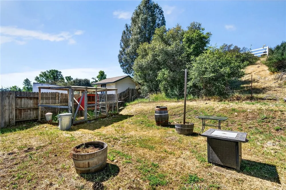2888 Meadow Creek Clearlake Oaks, CA 95423
