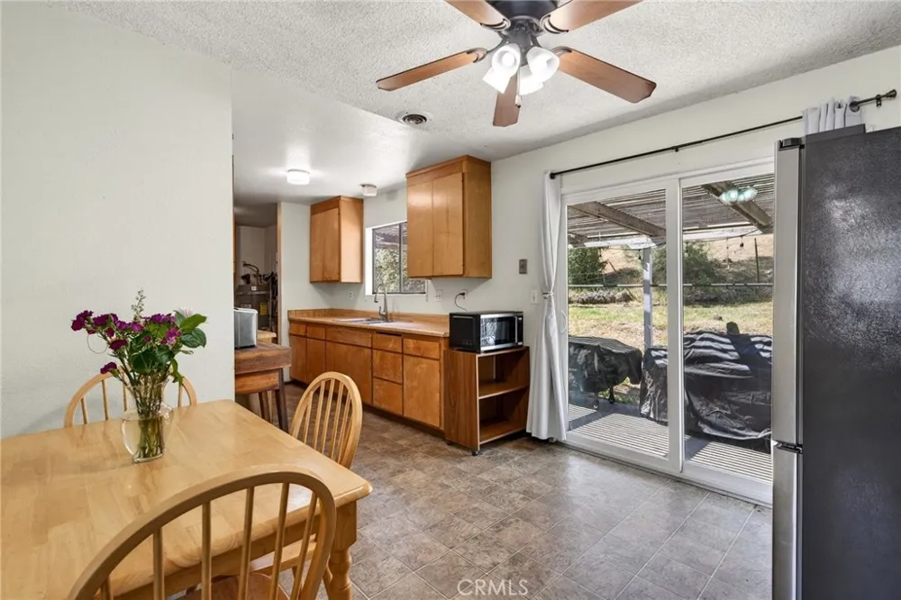 2888 Meadow Creek Clearlake Oaks, CA 95423