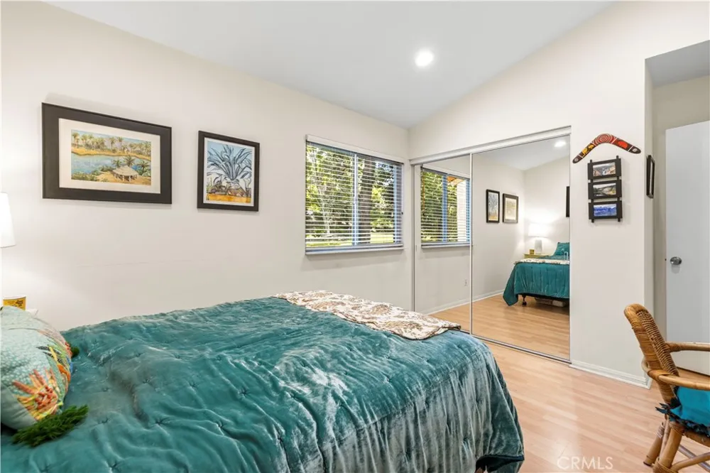 19958 Avenue Of The Oaks Newhall, CA 91321