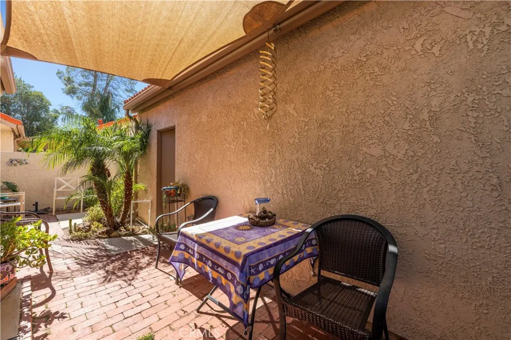 19958 Avenue Of The Oaks Newhall, CA 91321